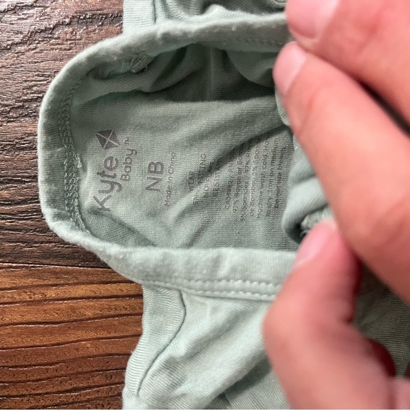 Lot of 4 Kyte Baby Play and Sleep Zippies size NB - Picture 5 of 8